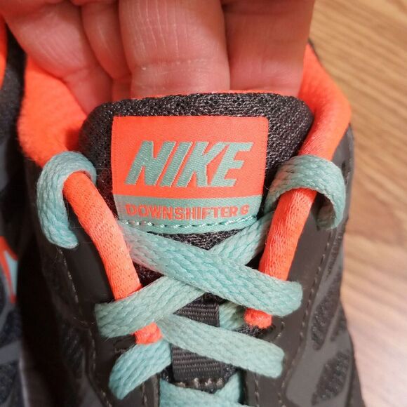 Nike Womens Sz 8 Running Shoes Sneakers Downshifter 6 Gray 684765-018 - Picture 6 of 10